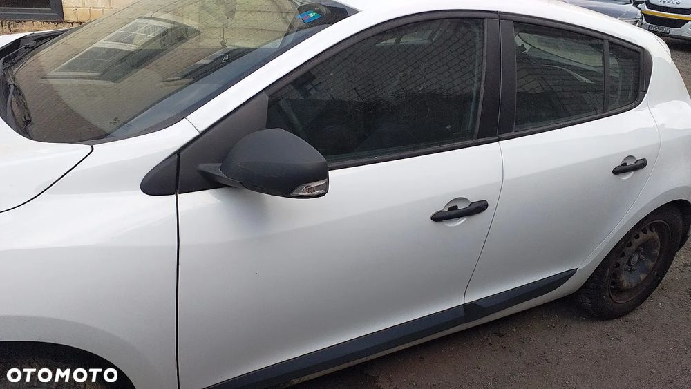 Szyba czołowa drzwi Renault Megane III Lift 5D HB - 1