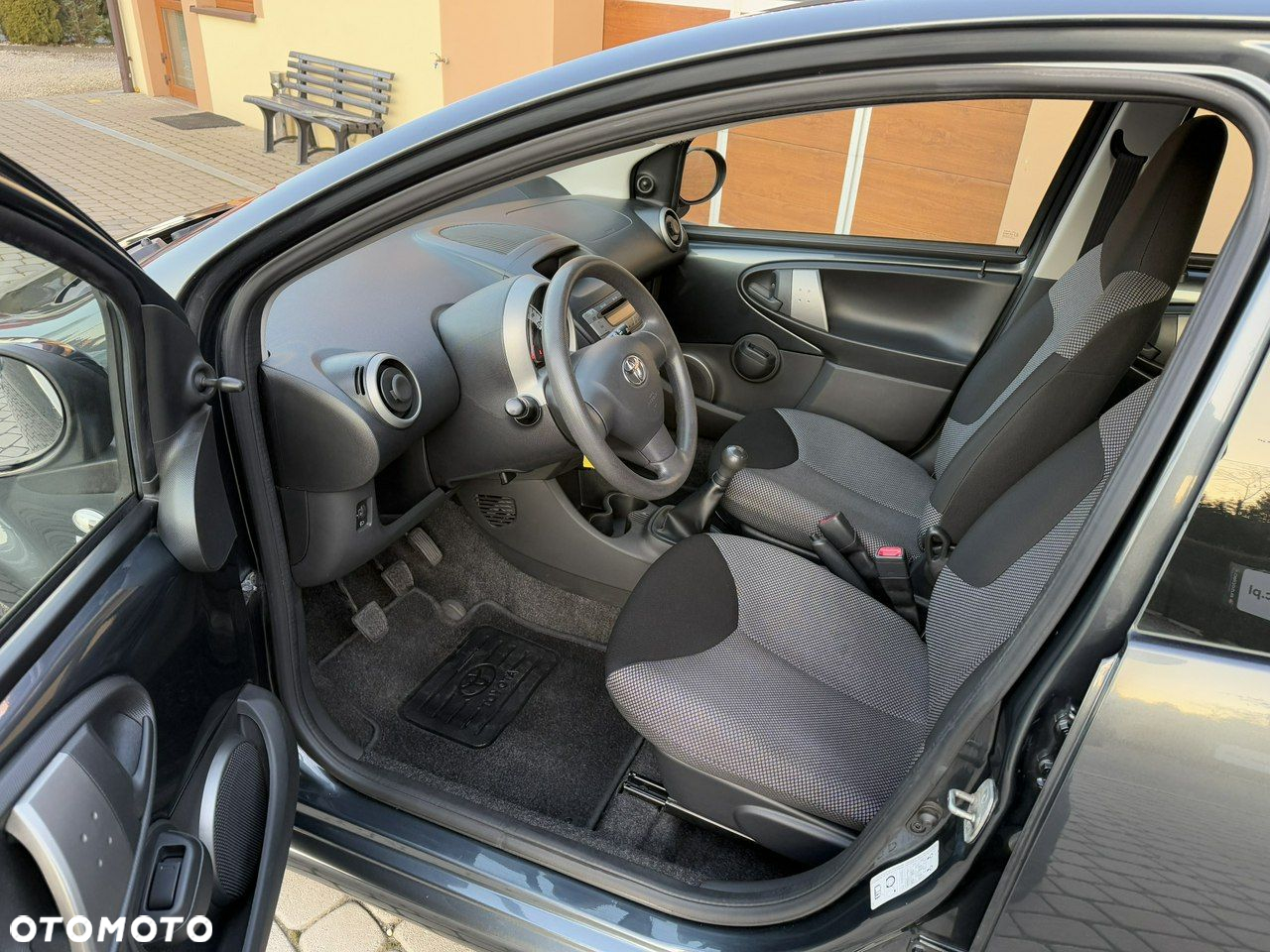 Toyota Aygo Cool - 13