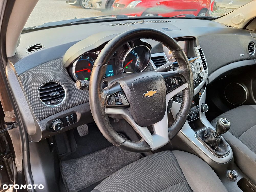 Chevrolet Cruze - 15