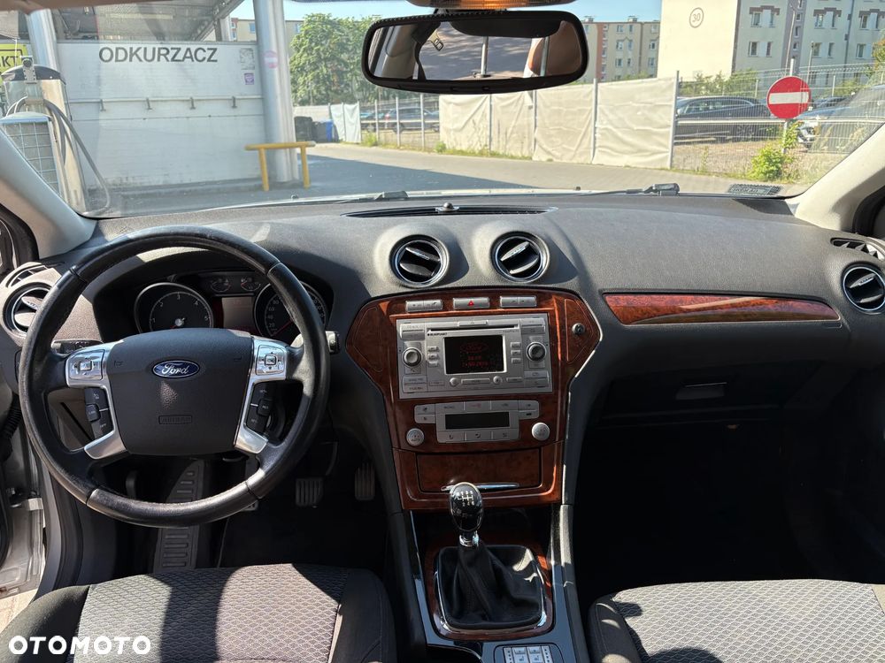 Ford Mondeo 2.0 TDCi Ghia - 23