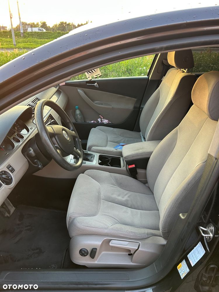 Volkswagen Passat 1.9 TDI Comfortline - 9
