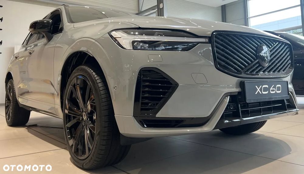 Volvo XC 60 T8 Plug-In Hybrid AWD Ultimate Black Edition - 3
