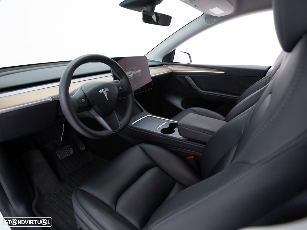 Tesla Model Y Long Range Dual Motor AWD - 9