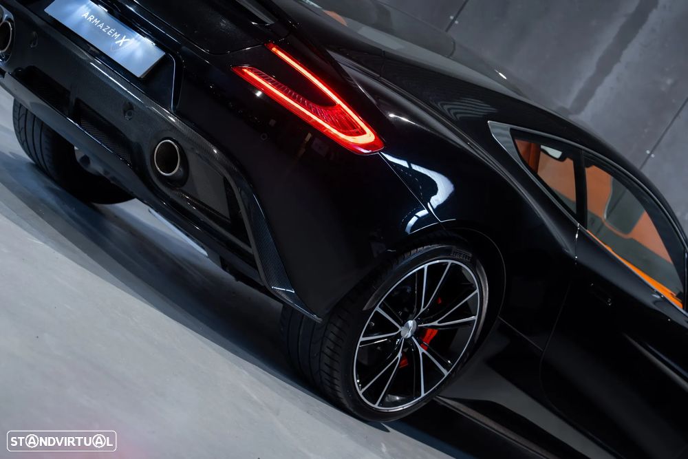 Aston Martin Vanquish 5.9 V12 - 5