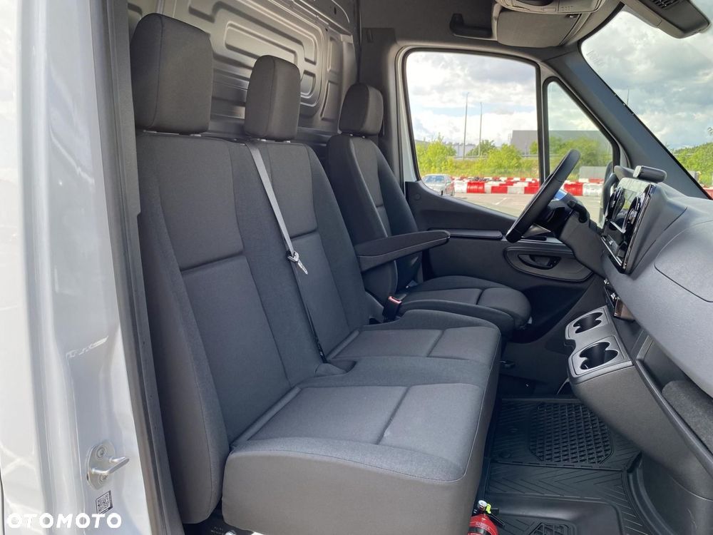 Mercedes-Benz Sprinter - 17