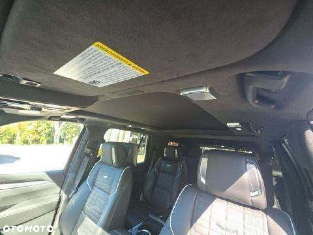 Cadillac Escalade - 10