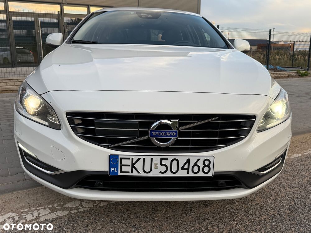Volvo V60 D6 AWD Plug-in Hybrid Summum - 22