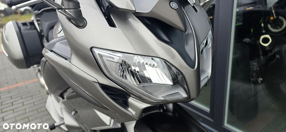 Yamaha FJR - 9