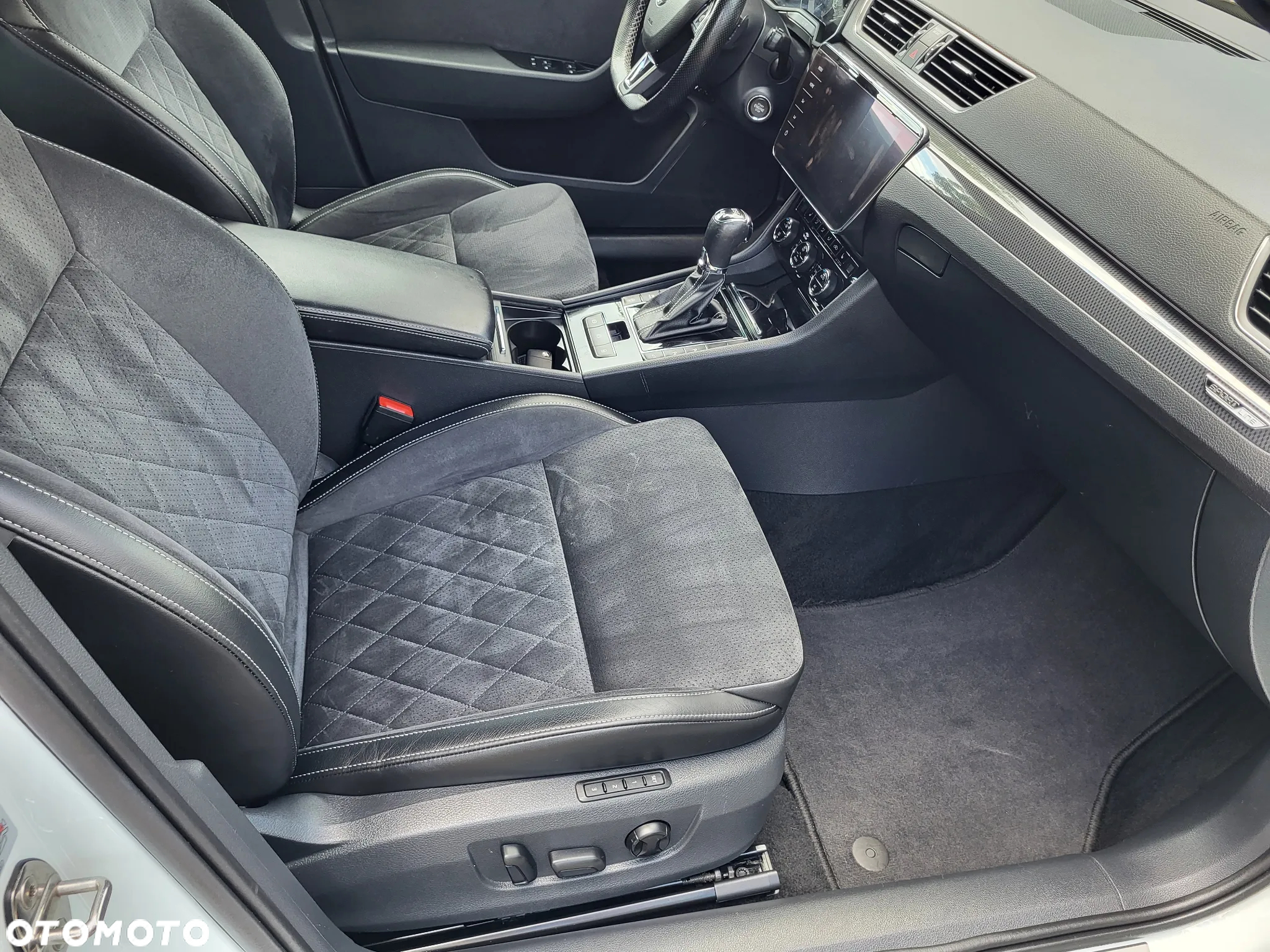 Skoda Superb 2.0 TSI 4x4 DSG Sportline - 22