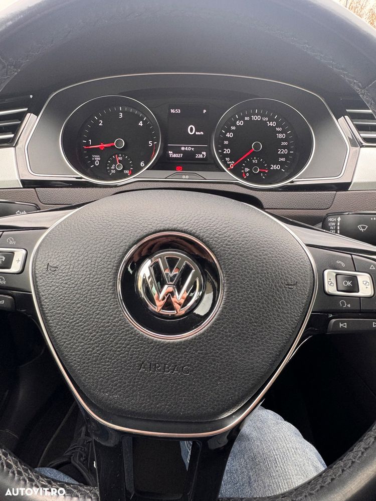 Volkswagen Passat 2.0 TDI DSG Comfortline - 10