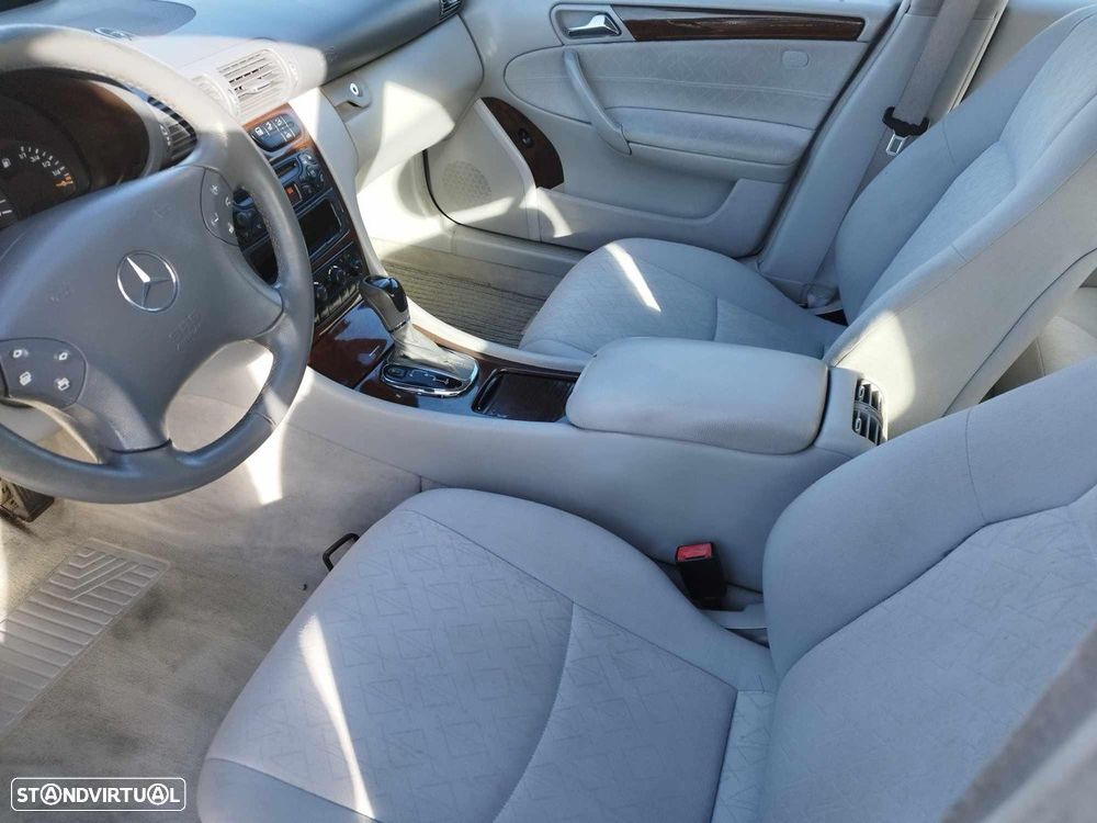 Mercedes-Benz C 200 - 11