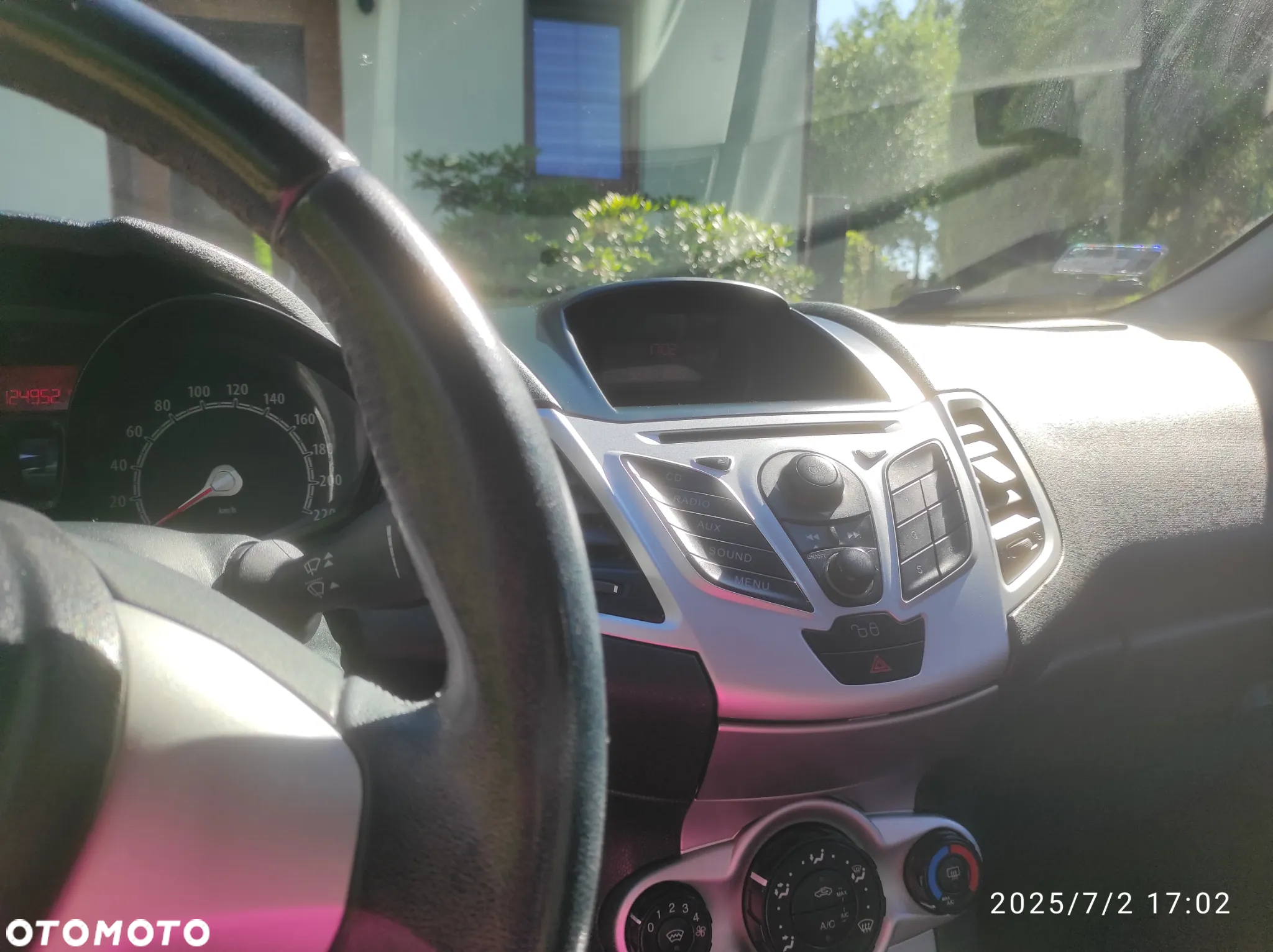 Ford Fiesta - 12