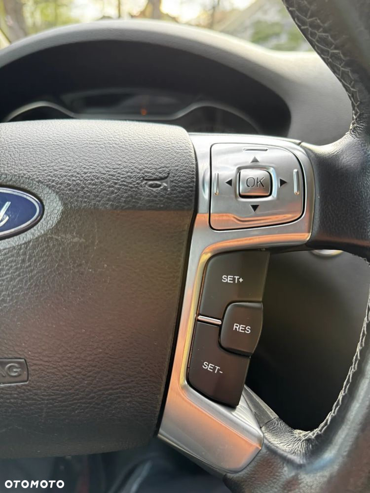 Ford S-Max - 38