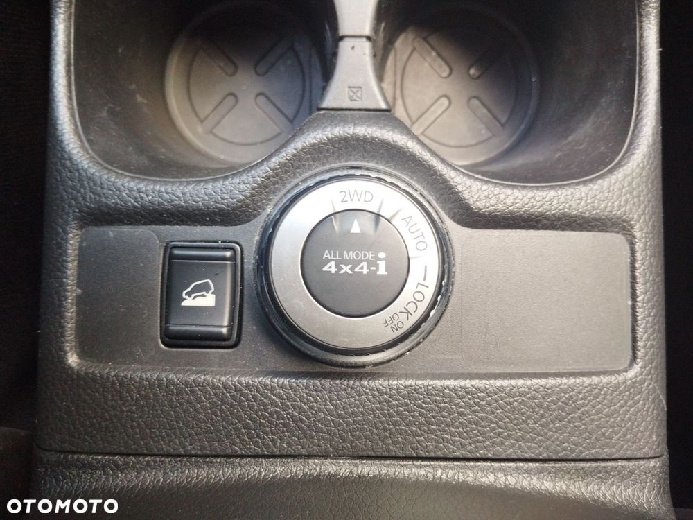 Nissan X-Trail 2.0 dCi N-Connecta 4WD Xtronic - 24