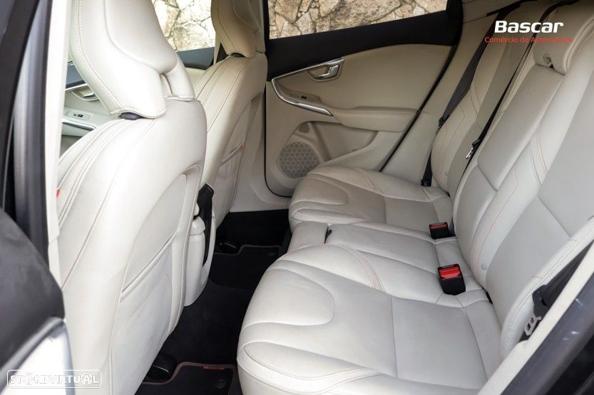 Volvo V40 Cross Country 1.6 D2 VOR Powershift - 17