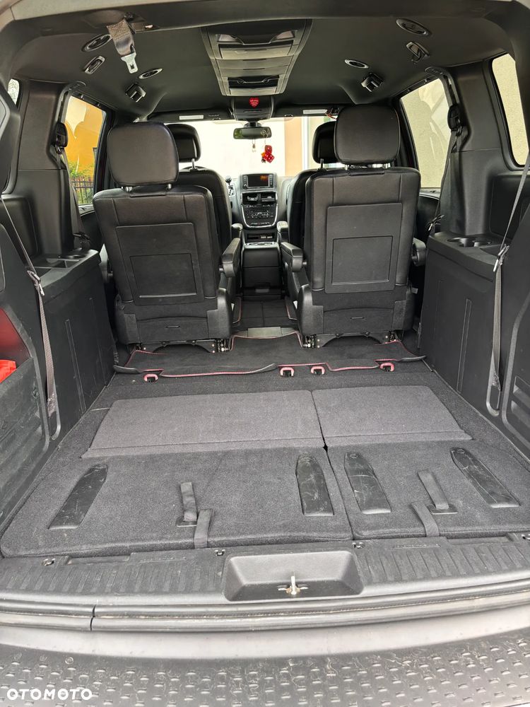 Dodge Grand Caravan 3.6 R/T - 29