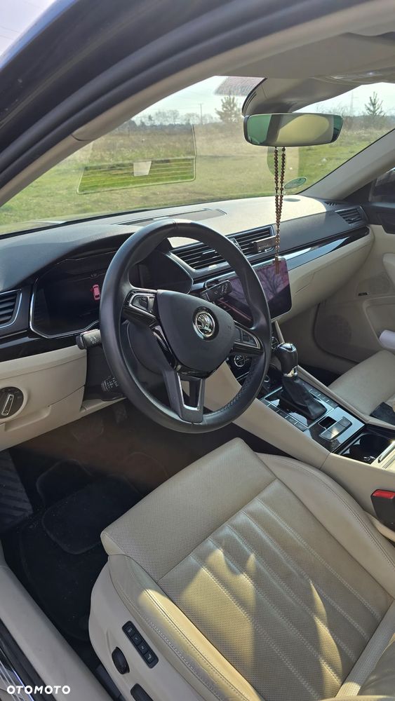 Skoda Superb 2.0 TDI SCR L&K DSG - 4