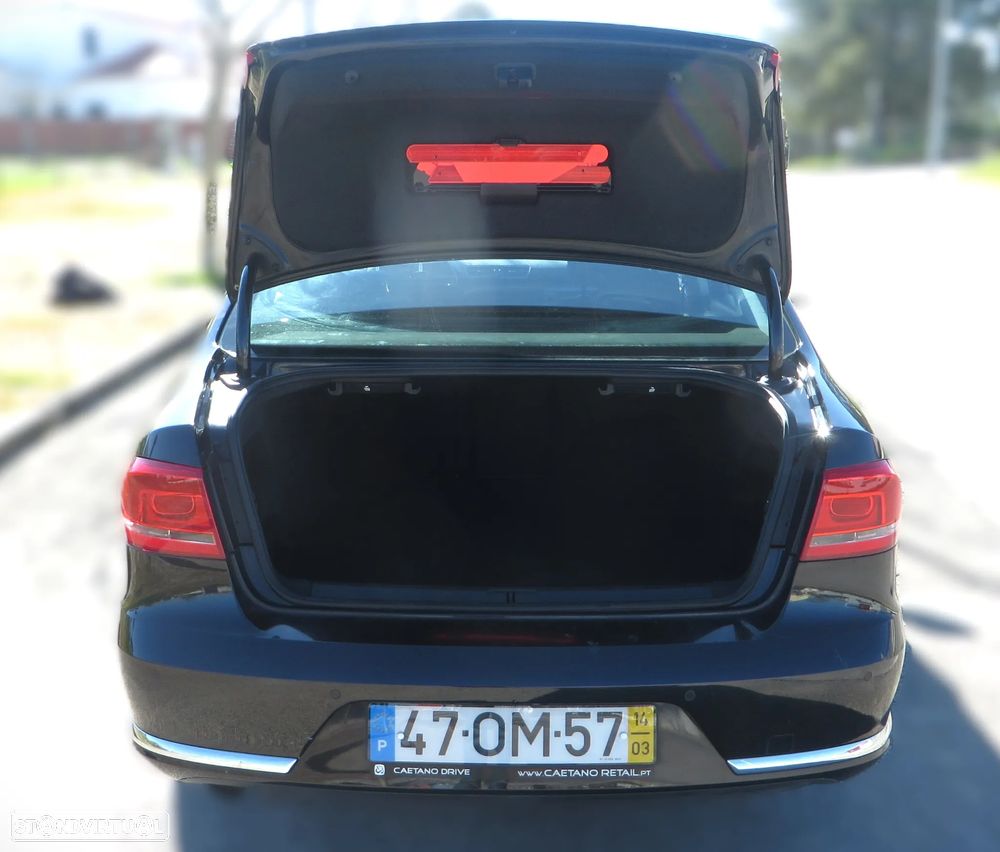 VW Passat 1.6 TDI BlueMotion - 12