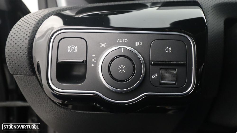 Mercedes-Benz CLA 180 d Shooting Brake AMG Line Aut. - 19