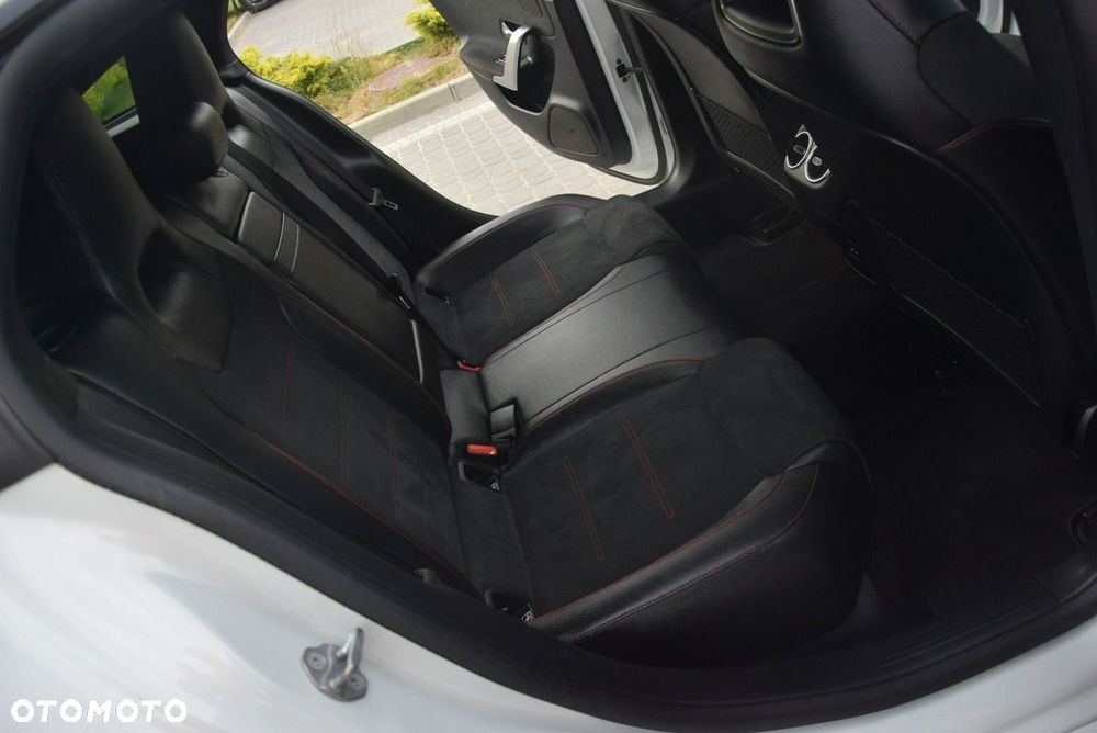 Mercedes-Benz CLA 180 7G-DCT Edition AMG Line - 31