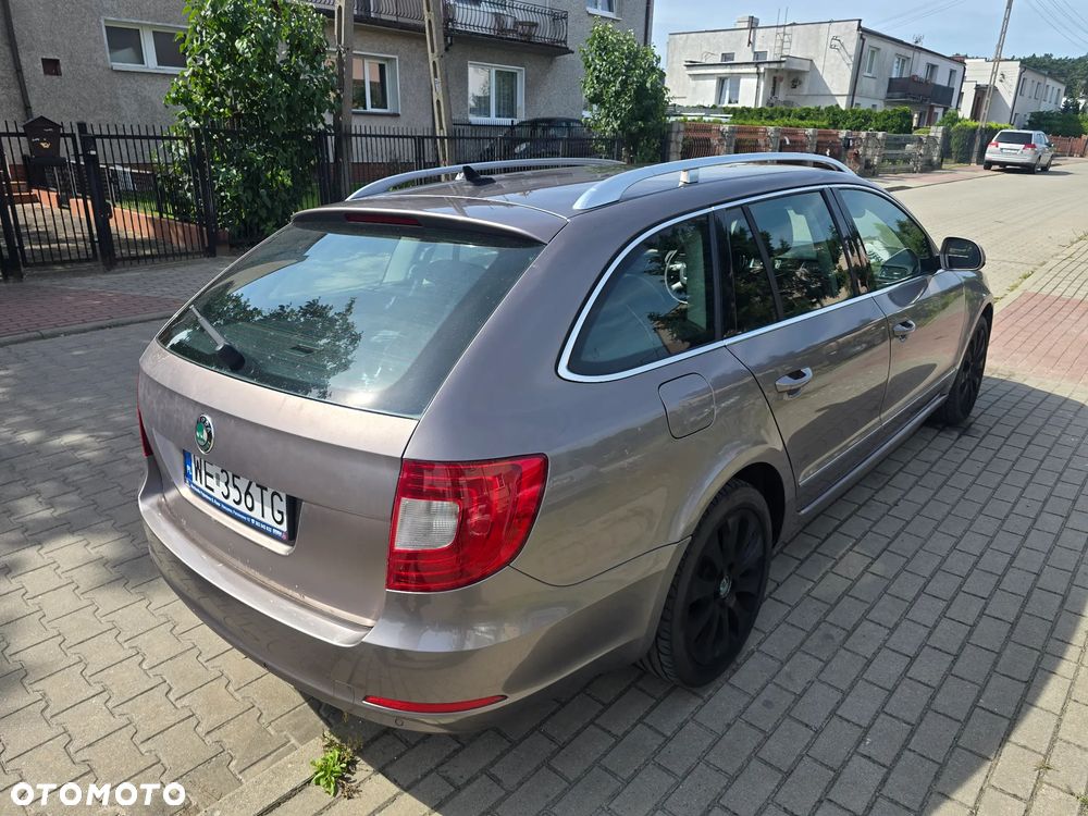 Skoda Superb 2.0 TDI Elegance DSG - 5