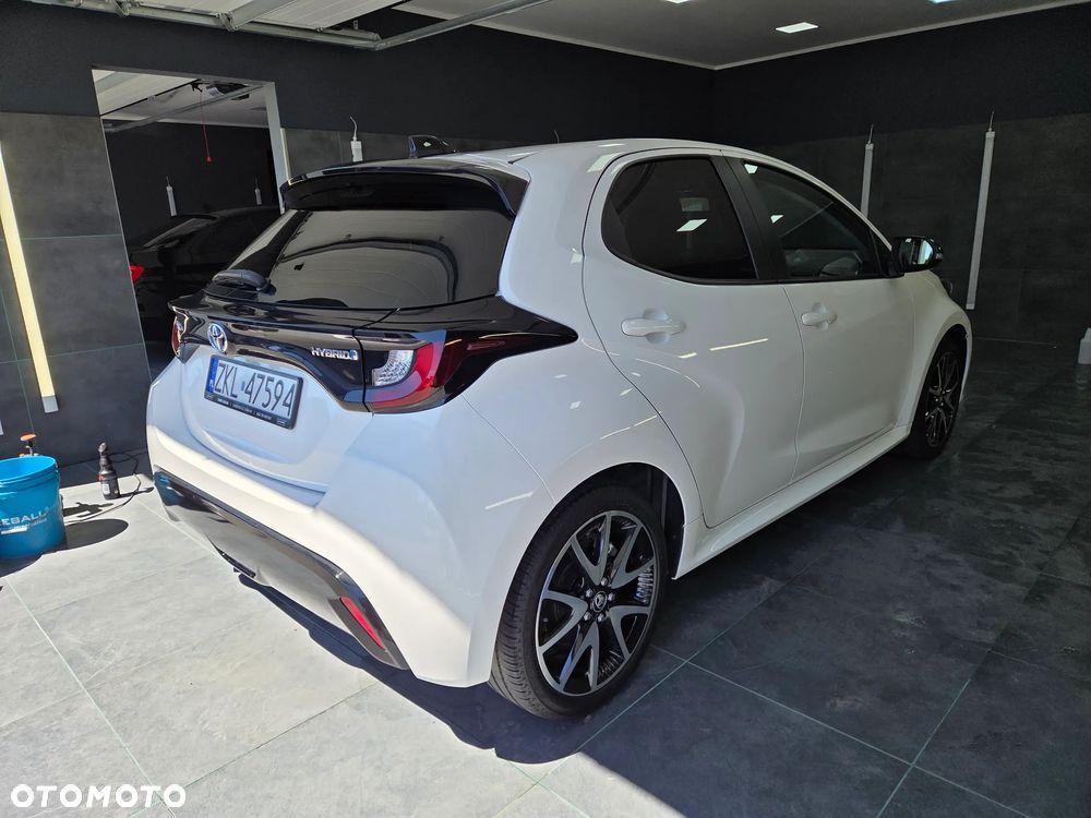 Toyota Yaris 116 1.5 VVT-i Black&White - 12