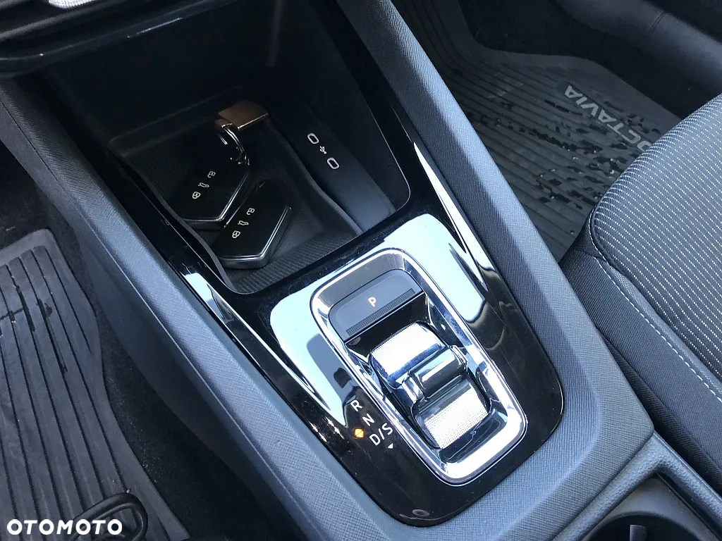 Skoda Octavia 2.0 TDI Ambition DSG - 23