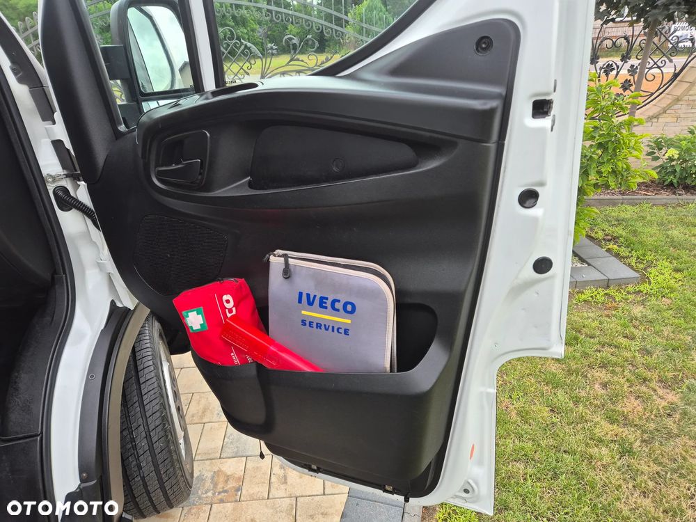 Iveco DAILY 35S15 3.0 L3H2 KLIMATRONIK  TEMPOMAT 189.000KM SERWIS - 19