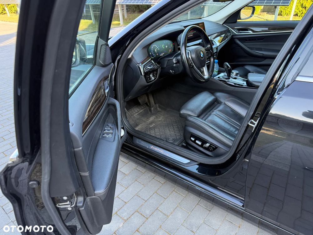 BMW Seria 5 530d xDrive Sport-Aut Luxury Line - 21