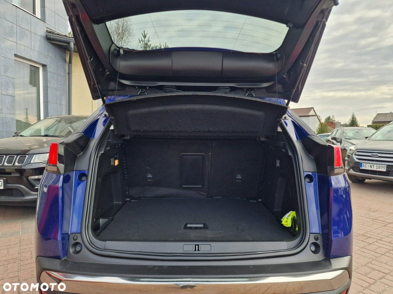 Peugeot 3008 1.2 PureTech Active Pack S&S EAT8 - 22