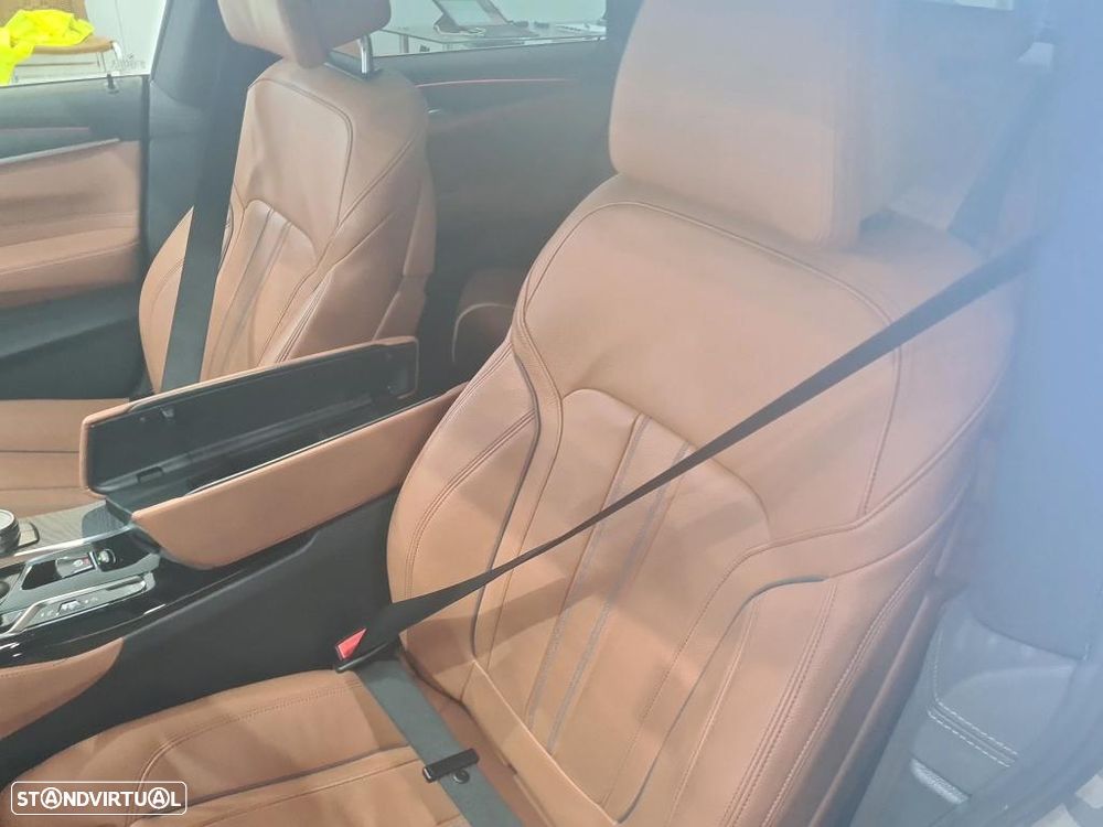 BMW 620 Gran Turismo d Pack M - 8