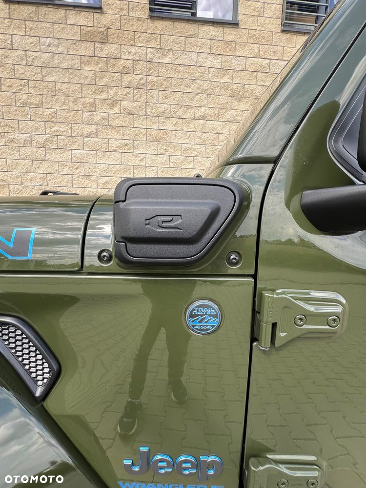 Jeep Wrangler - 4
