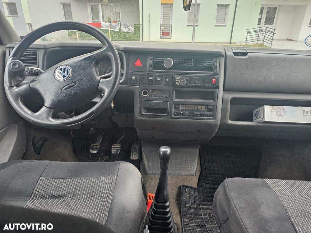 Volkswagen Caravelle - 7