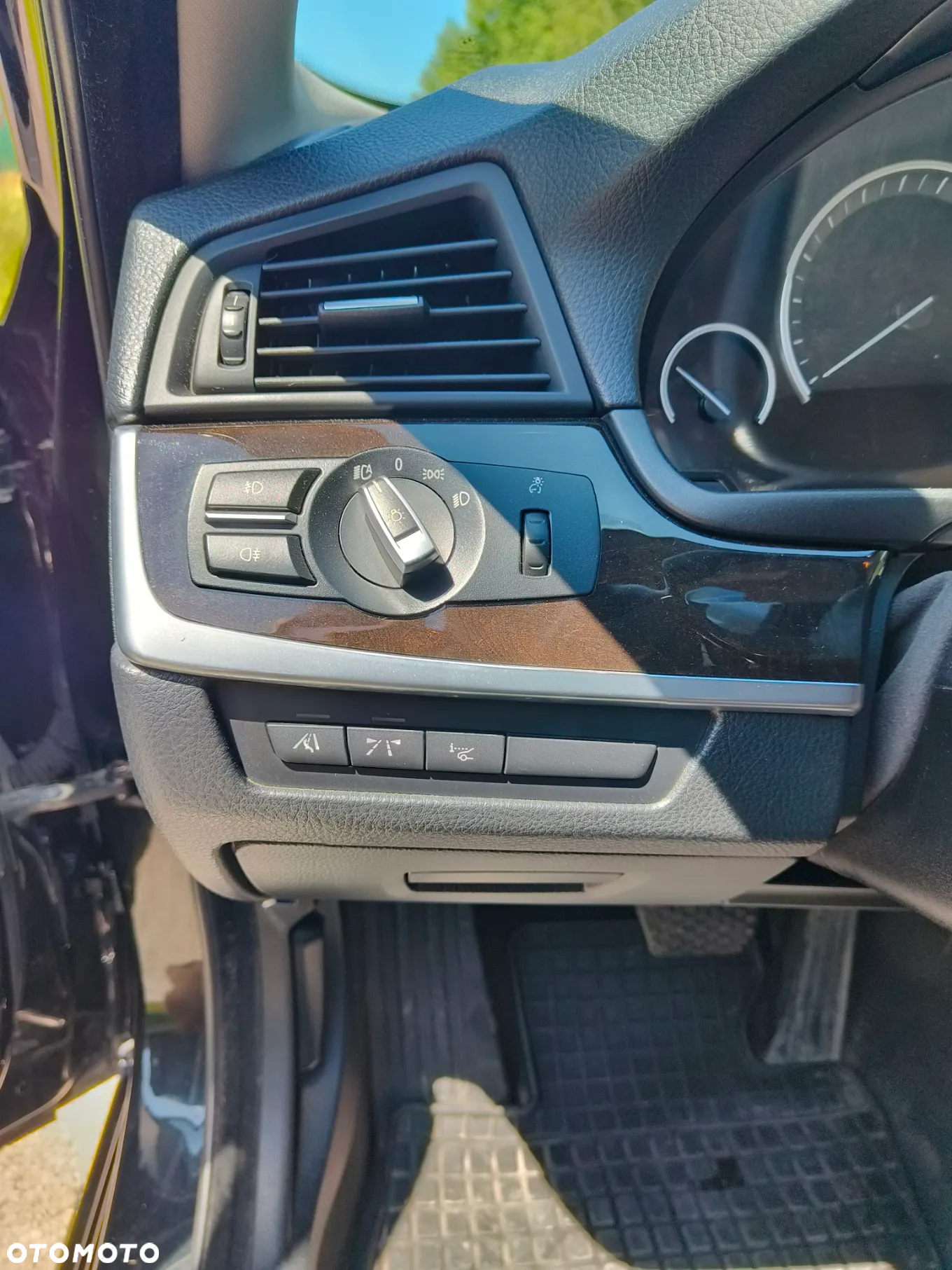 BMW Seria 5 535i xDrive - 14