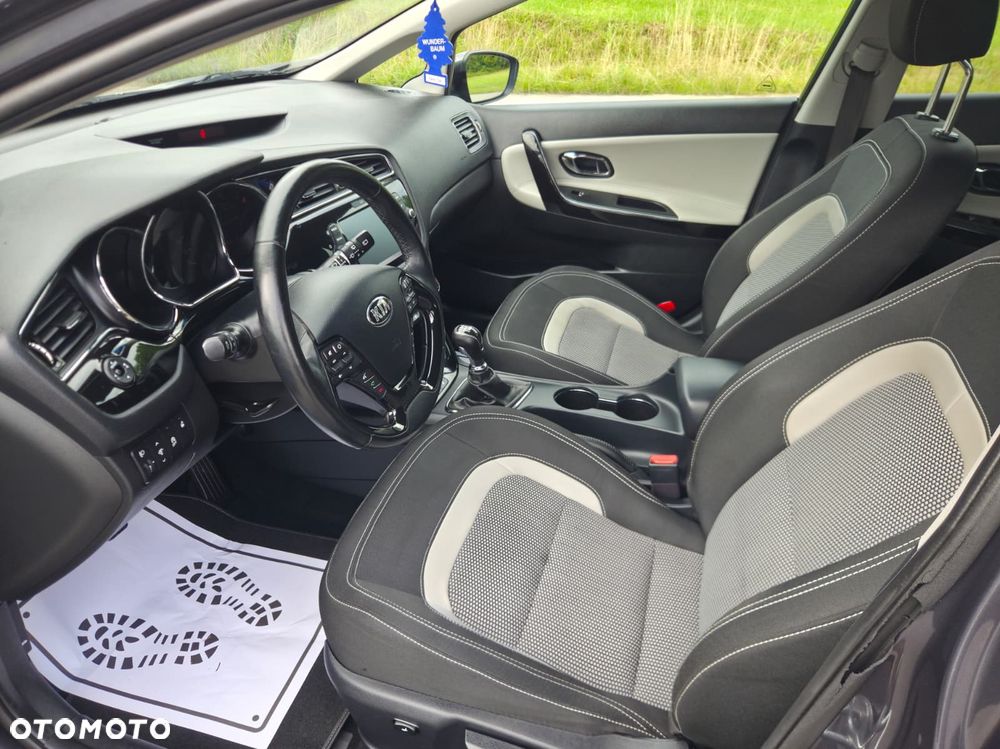 Kia Ceed - 13