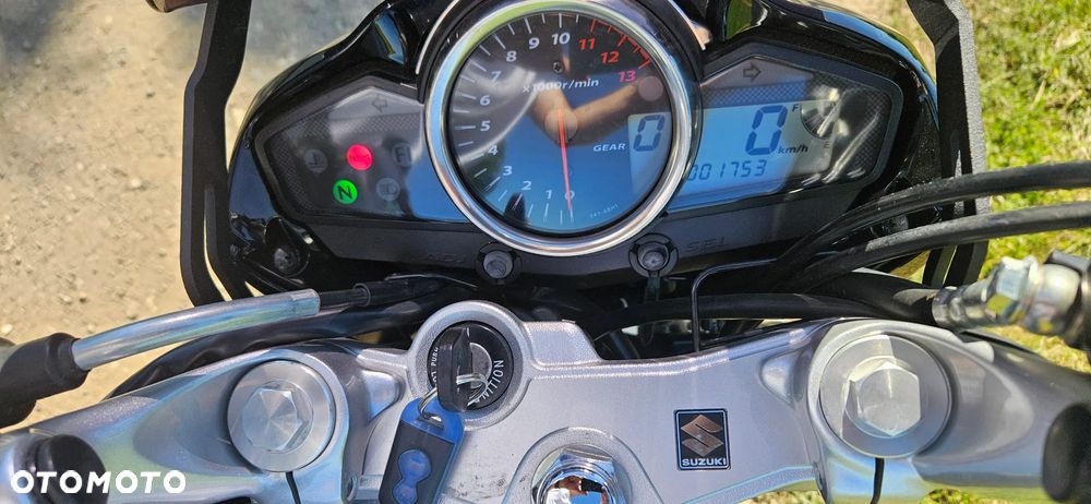 Suzuki GW 250 - 9