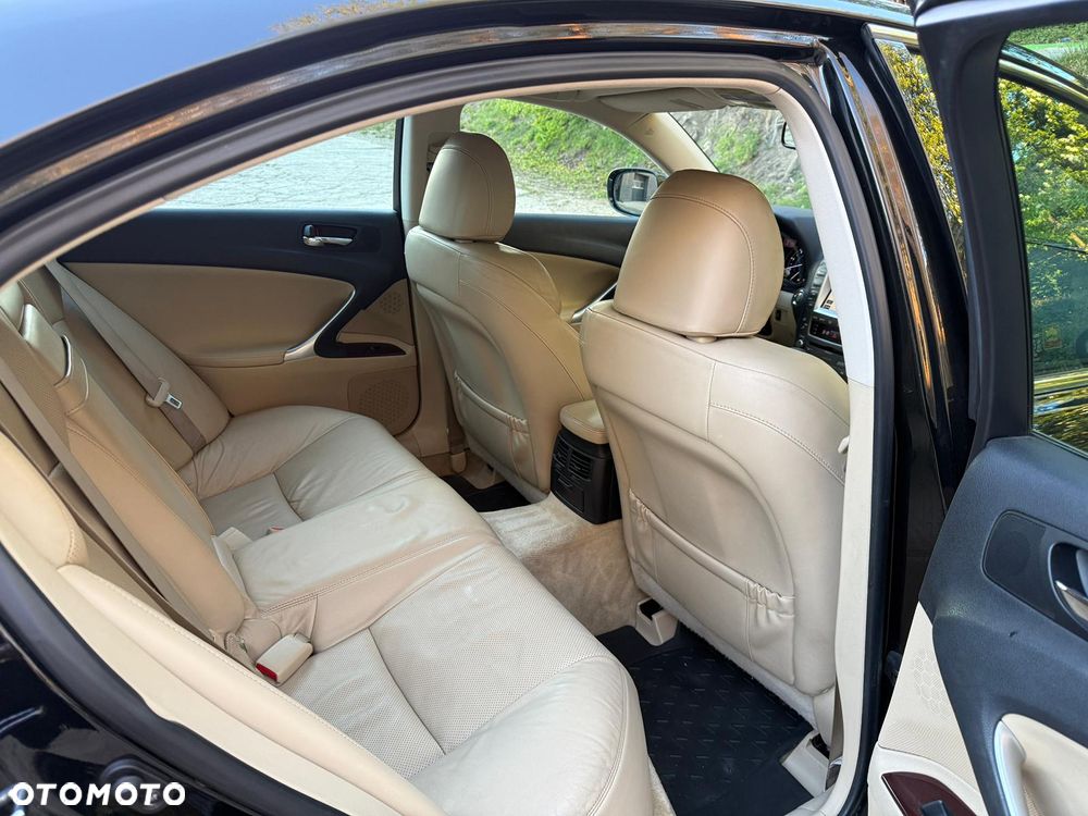 Lexus IS 220 D Prestige - 20