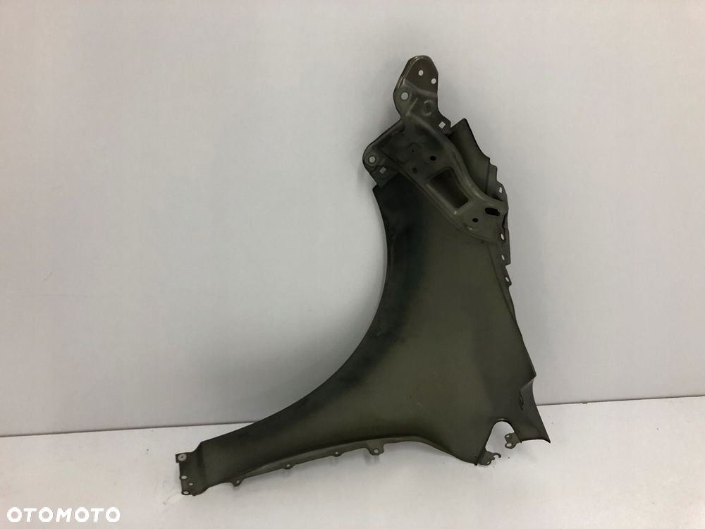 TOYOTA COROLLA E21 HATCHBACK KOMBI 19-BŁOTNIK PRAWY PRZÓD - 4