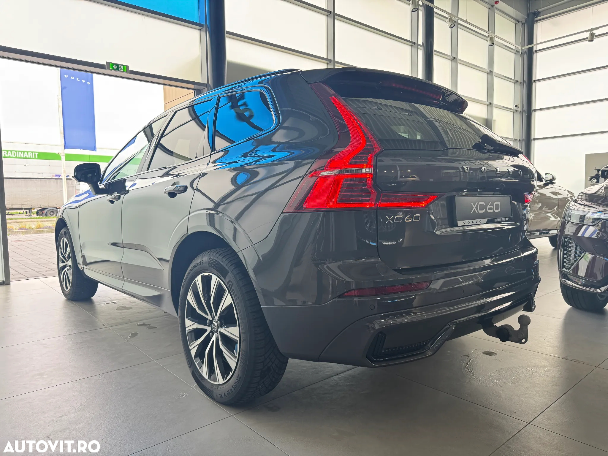 Volvo XC 60 B4 MHEV AT8 AWD R-Design - 6