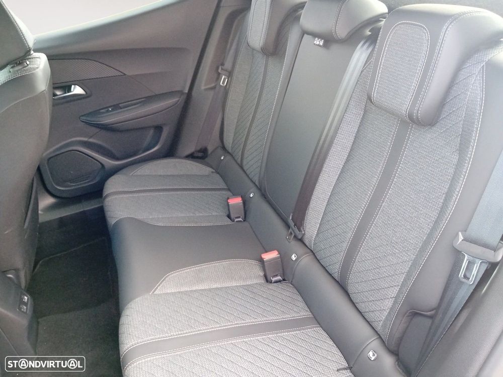 Peugeot 2008 - 13