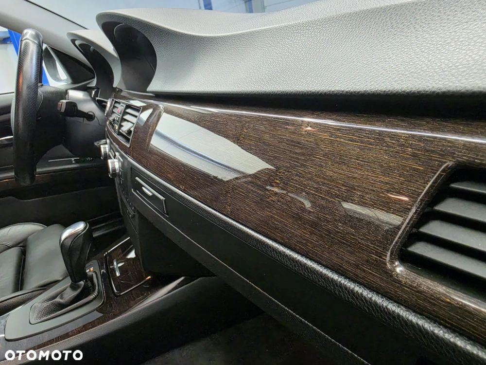 BMW Seria 3 320d Edition Exclusive - 30