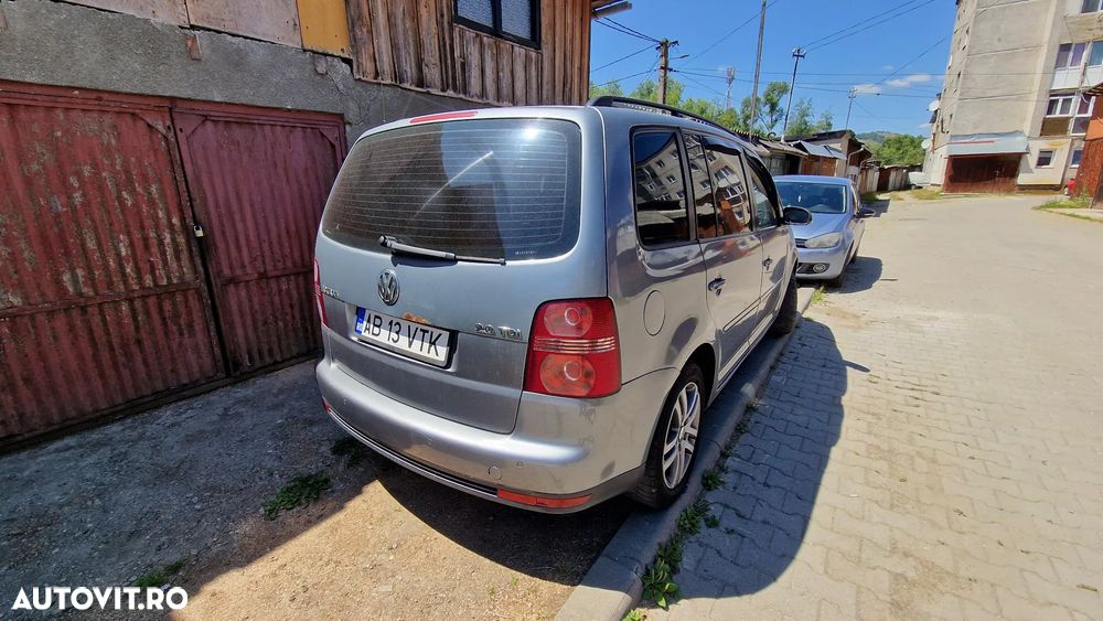 Volkswagen Touran - 2