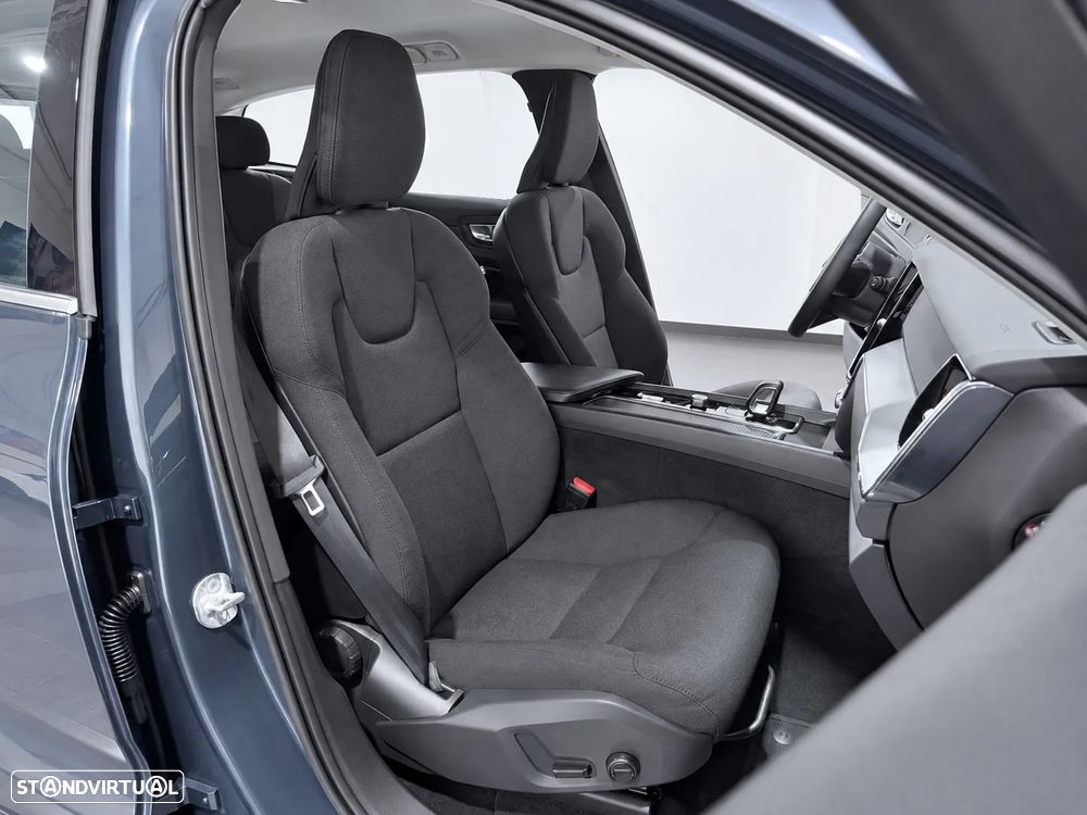 Volvo XC 60 2.0 B4 Momentum - 34