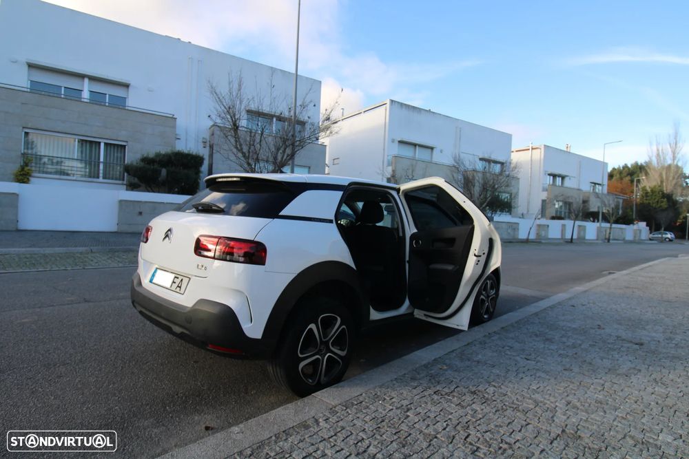 Citroën C4 Cactus BlueHDi 120 Stop&Start EAT6 Shine - 3