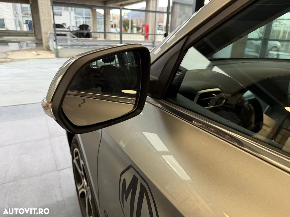 MG ZS HEV 1.5 GSI AT Excite - 11