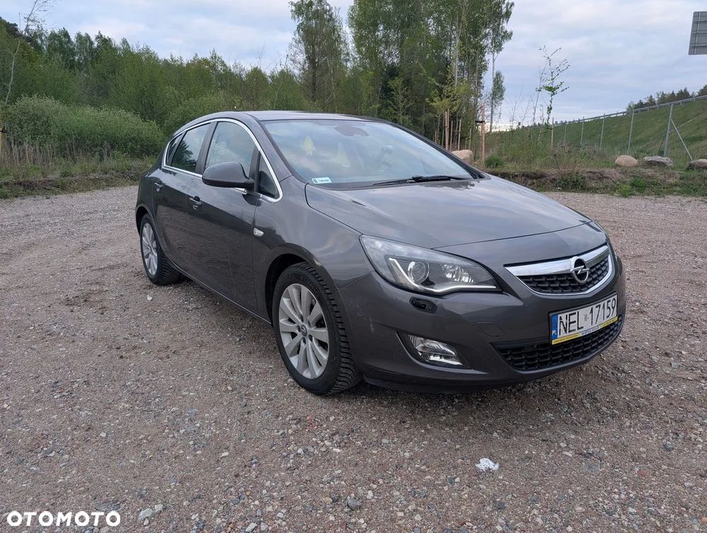 Opel Astra 1.6 T Cosmo - 4