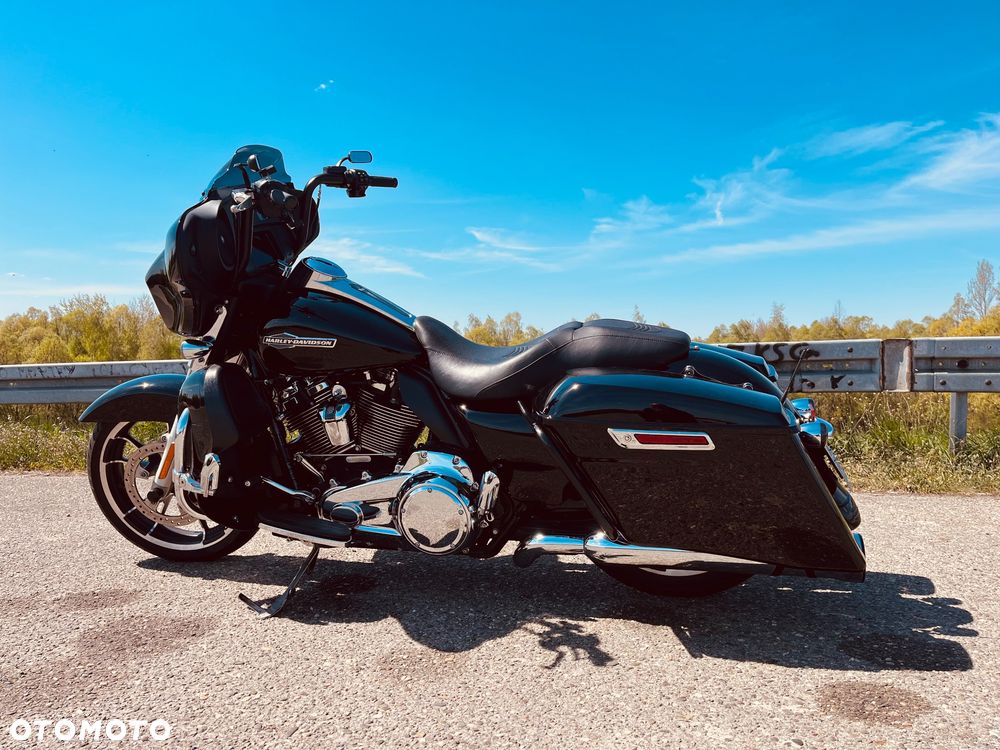 Harley-Davidson Touring Street Glide - 12