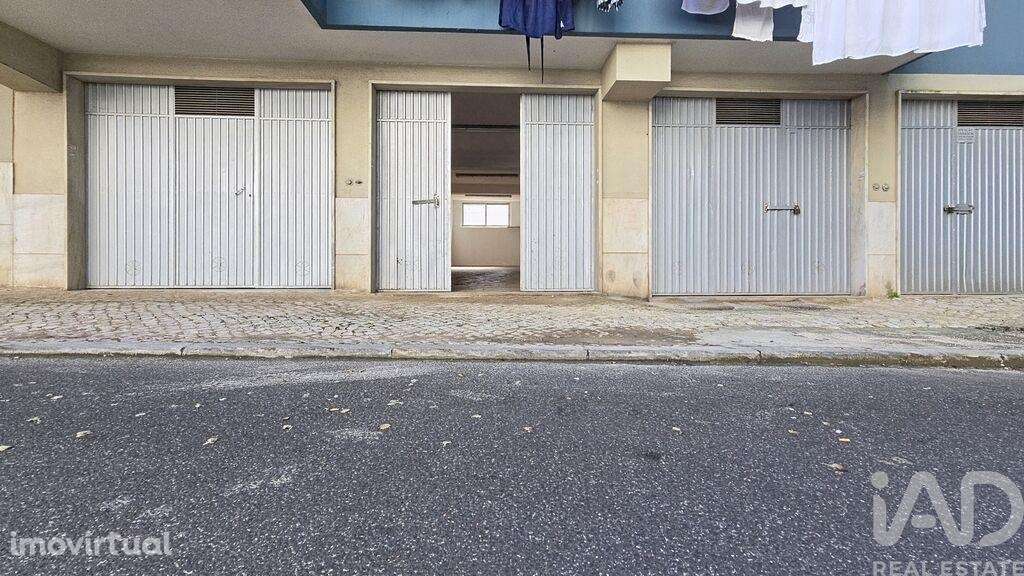 Parque de Estacionamento / Garagem / Box em Agualva e Mira-Sintra de 3 - Grande imagem: 4/26