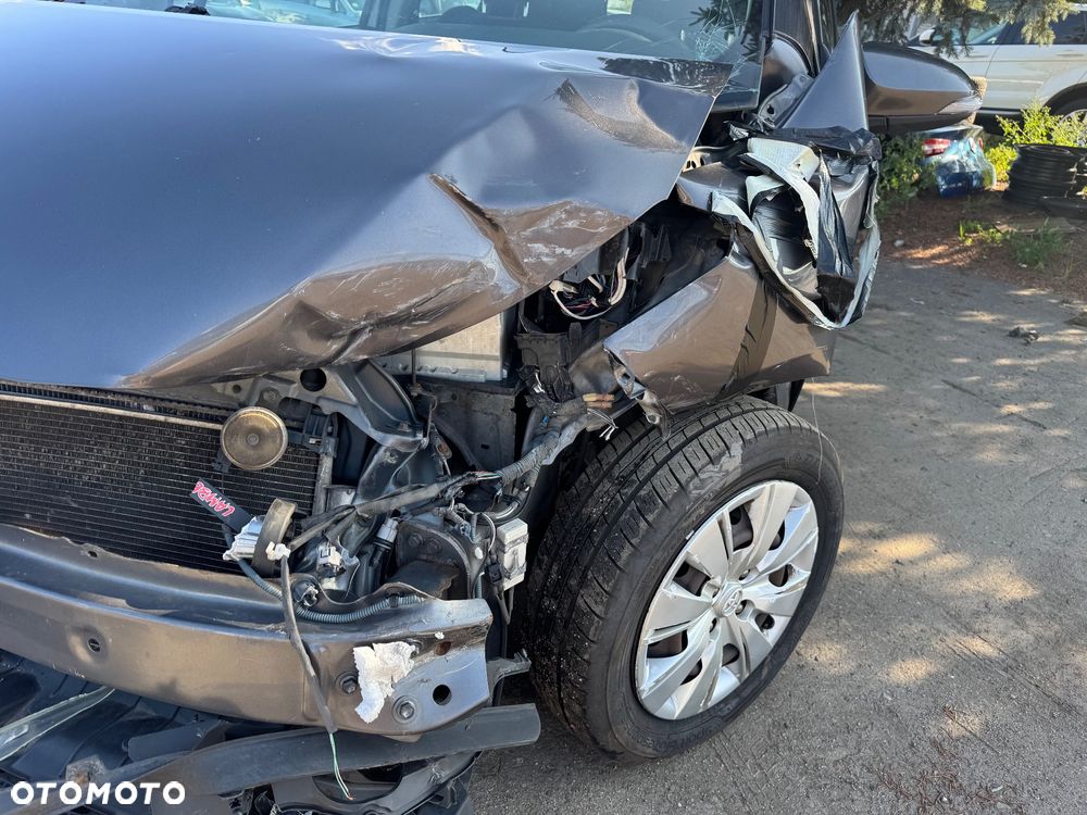 Toyota Yaris 2012 photo 5