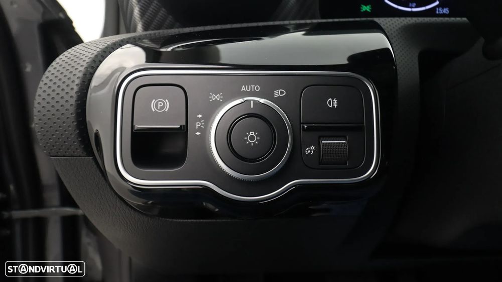 Mercedes-Benz A 200 d - 18